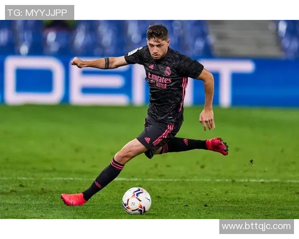 开封足球球星的崛起与成长之路：从地方球场到职业赛场的奋斗历程