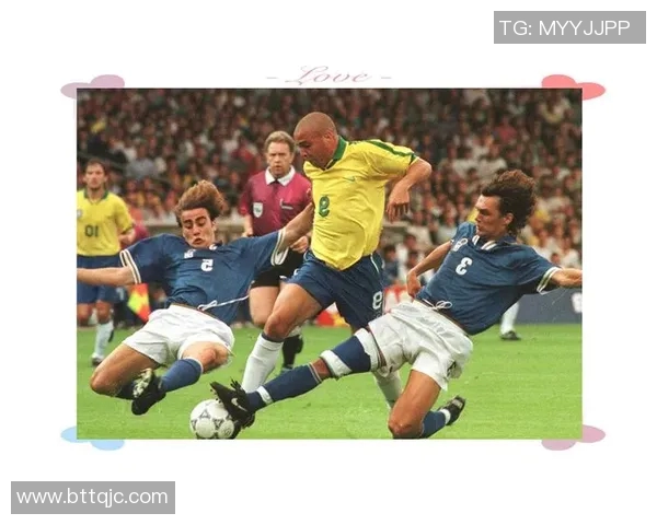 爆笑足球球星丑画盘点让你见识不一样的球场趣味