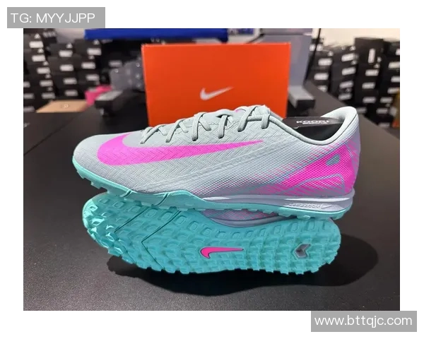 球星同款耐克碎钉足球鞋助力竞技表现全方位提升尊享运动体验