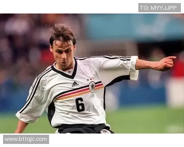 传奇足球巨星身披几号球衣背后故事与象征意义揭秘