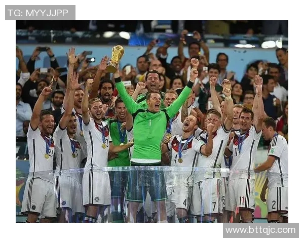 追忆绿茵辉煌岁月讲述传奇球星成长奋斗与荣耀之路